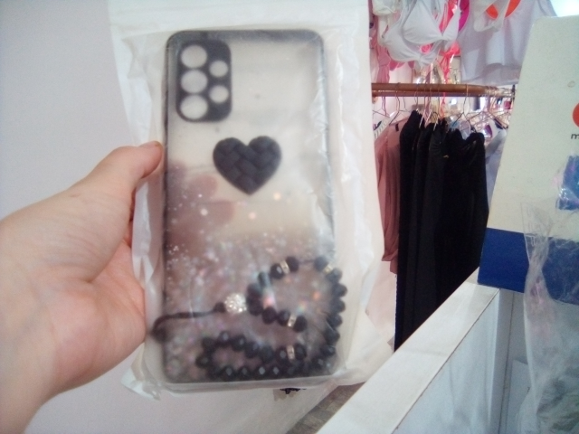 funda de corazon negro galaxy a32