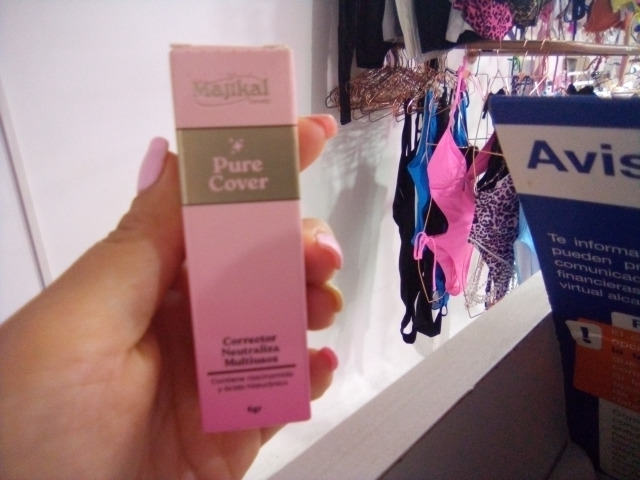 Majikal corrector de ojeras