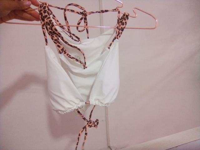 banador bikini halter triangulo con cordon lateral blanco