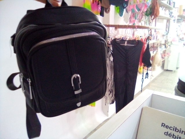 bolso maletin negro cierres plateados