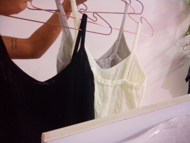 blusa corta tejida