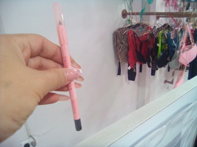 Ruby rose lapiz carbon