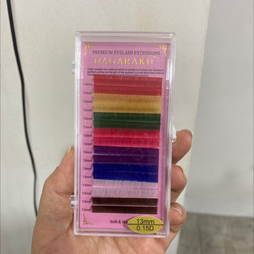 Nagaraku pestanas de colores