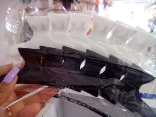 caiman plastico negro blanco y colores