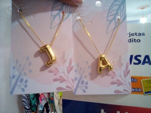 cadena con inicial de letras